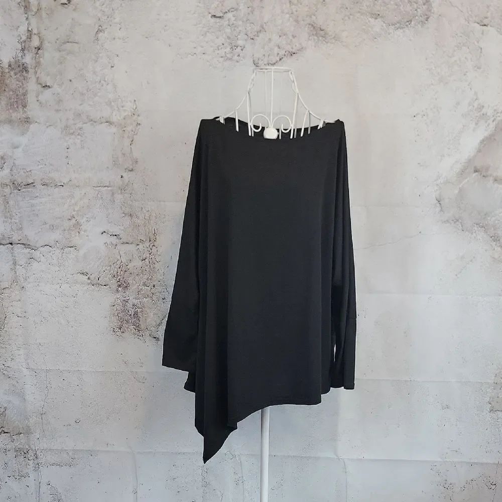 Misslook Black Asymmetrical Womens Top Size S ( Runs Big )